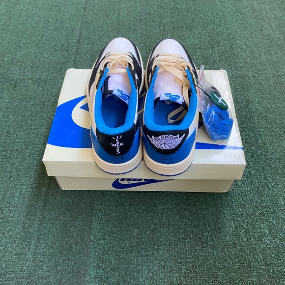 Travis Scott Jordan 1 “fragments” - Picture 3 of 8